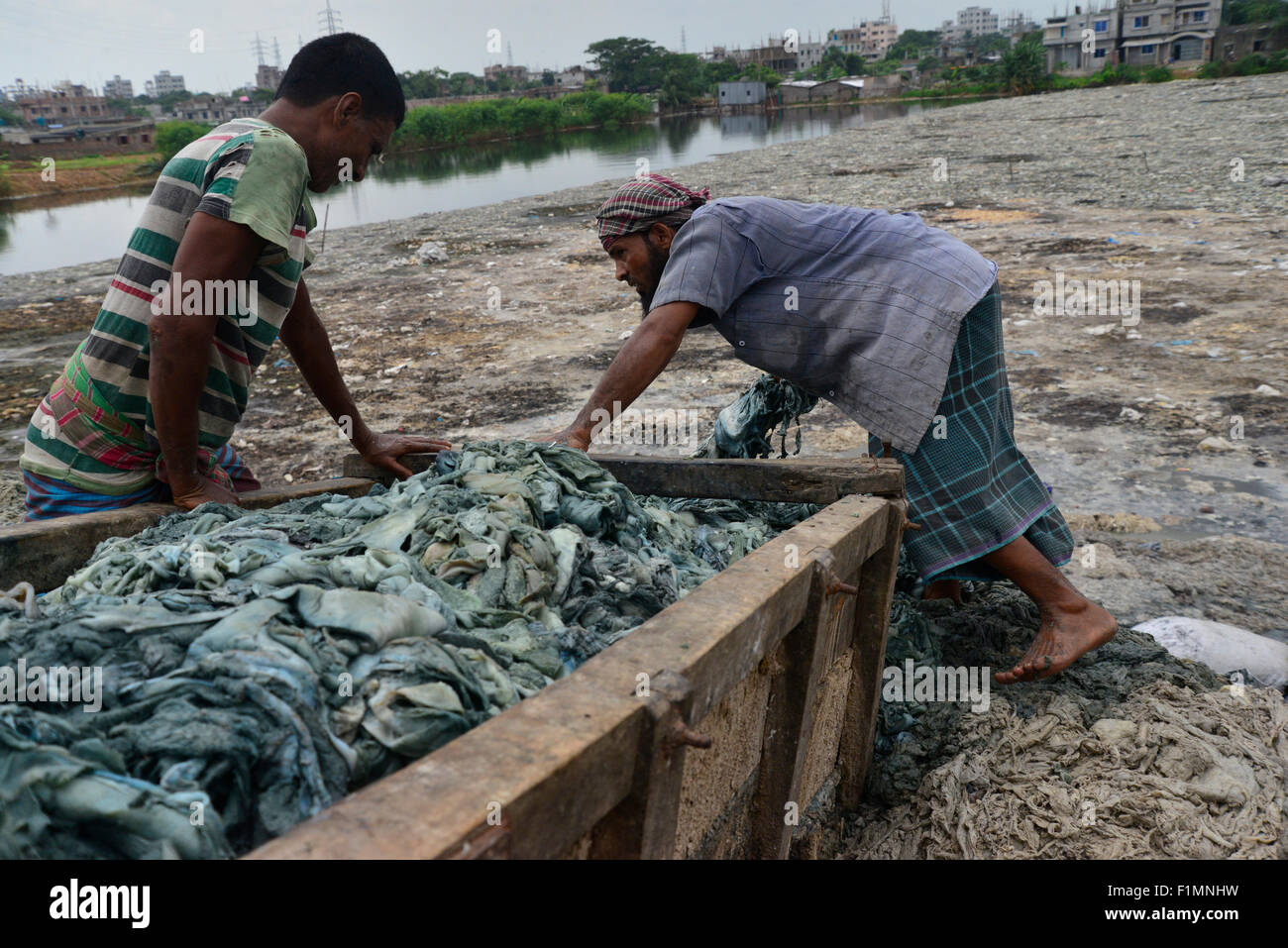 Bangladeshi day labors works in toxic polluted environment in the