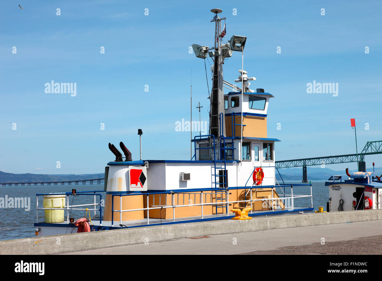 A fuel supply tug boat docked in Astoria Oregon Stock Photo Alamy