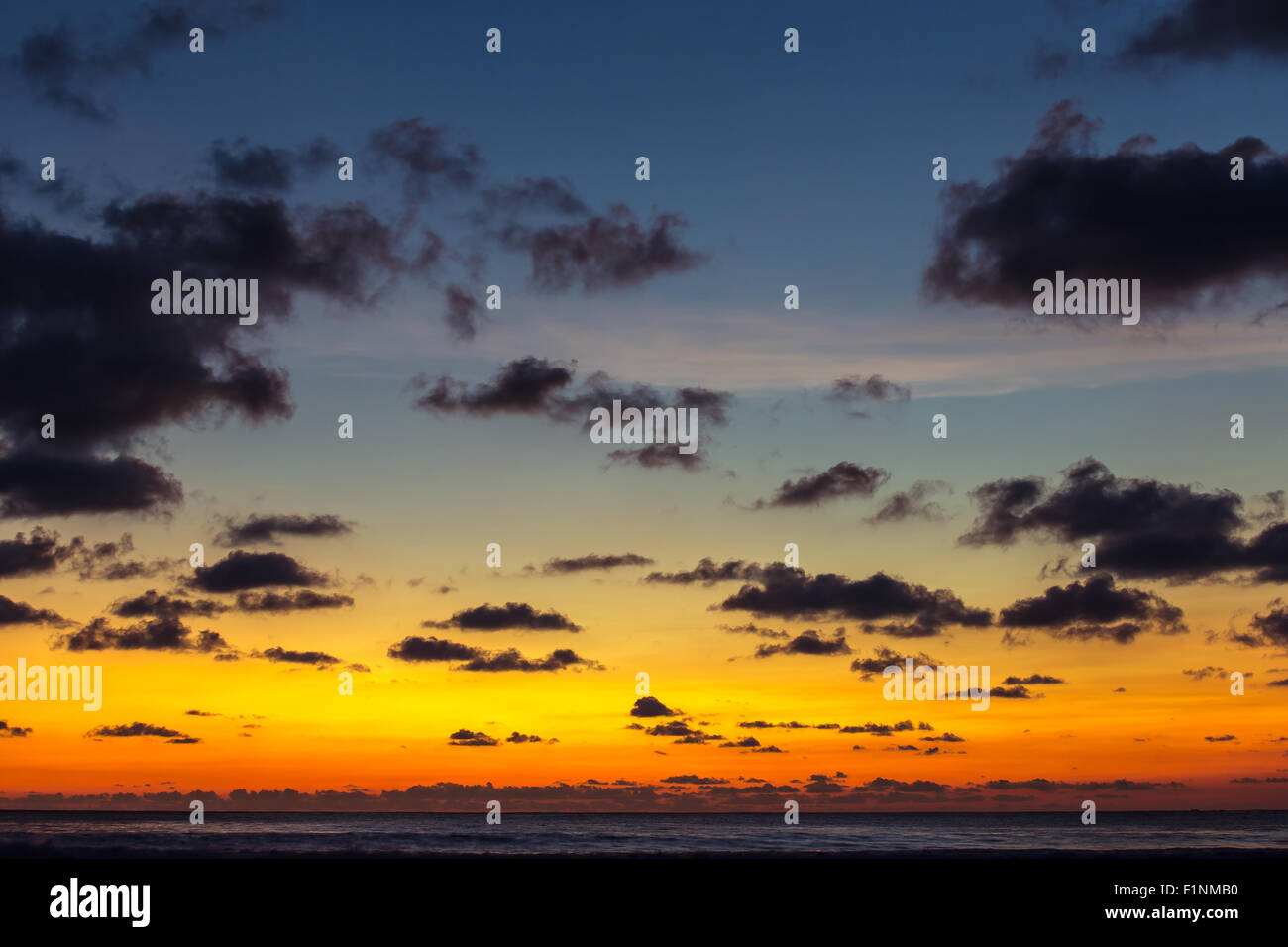 Beautiful sky and sea hi-res stock photography and images - Alamy