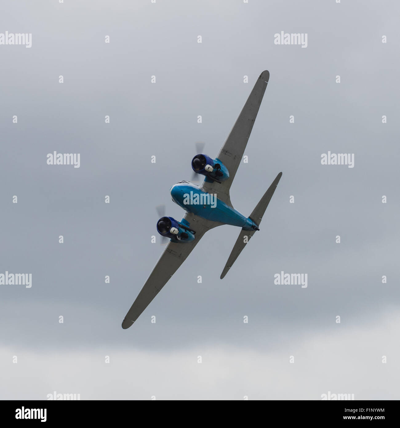 Twin engined vintage aircraft Stock Photo - Alamy