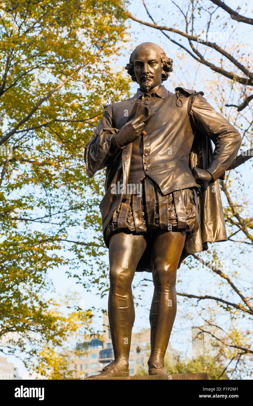 New York, New York State, United States of America. Statue of English dramatist William Shakespeare, 1564 - 1616. Stock Photo