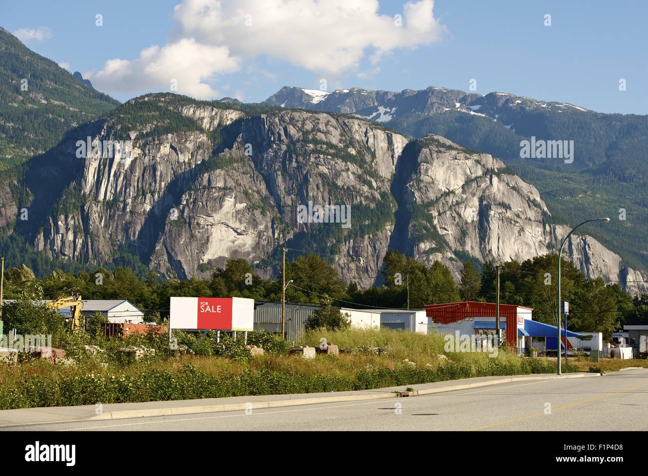 Stawamus Chief ( The Chief ) in Squamish, British Columbia, Canada. Granite Dome located in the Town of Squamish, BC, Canada. Stock Photo