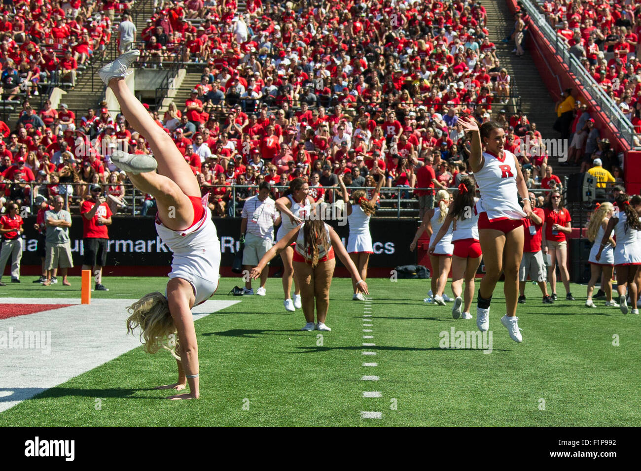 Scarlet knights cheerleaders hires stock photography and images Alamy