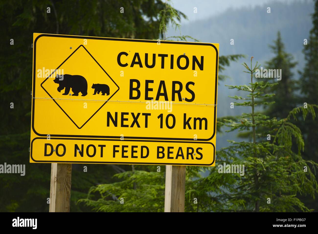Warning sign beware wild animals hi-res stock photography and