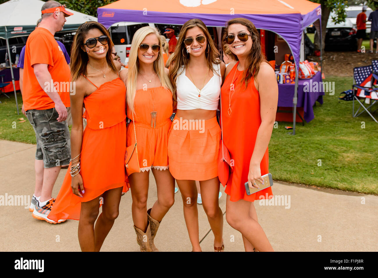 clemson-tigers-fans-tailgate-prior-to-th