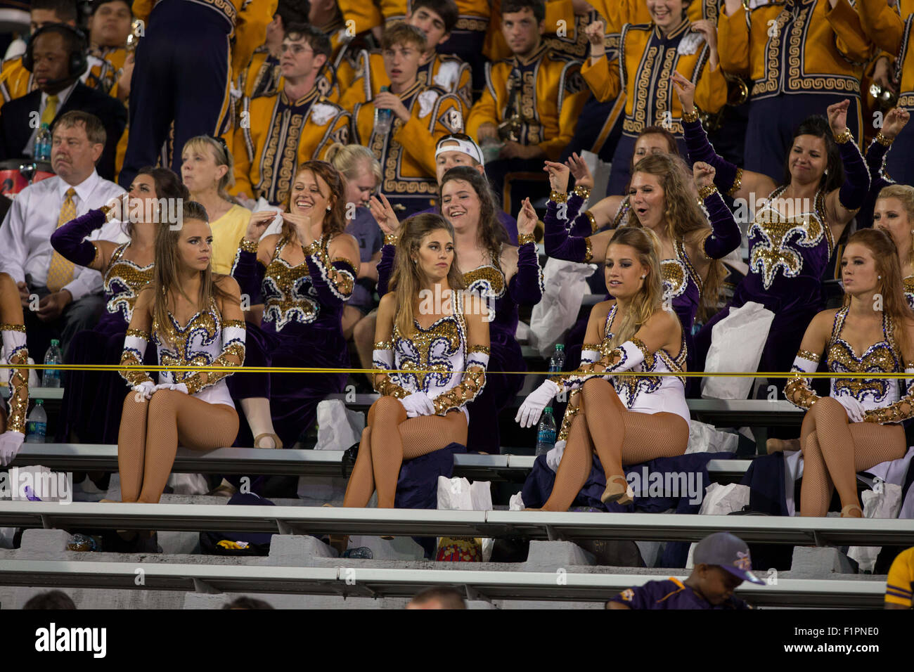Rouge, LA, USA. 5th Sep, 2015. LSU cheerleaders waiting for the rain to