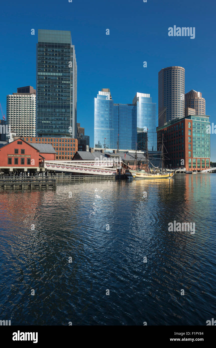 TEA PARTY SHIP MUSEUM ATLANTIC WHARF WATERFRONT FORT POINT CHANNEL INNER HARBOR SOUTH BOSTON MASSACHUSETTS USA Stock Photo