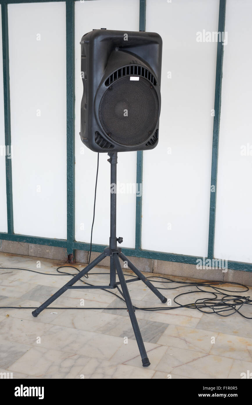 Big speaker hi-res stock photography and images - Alamy