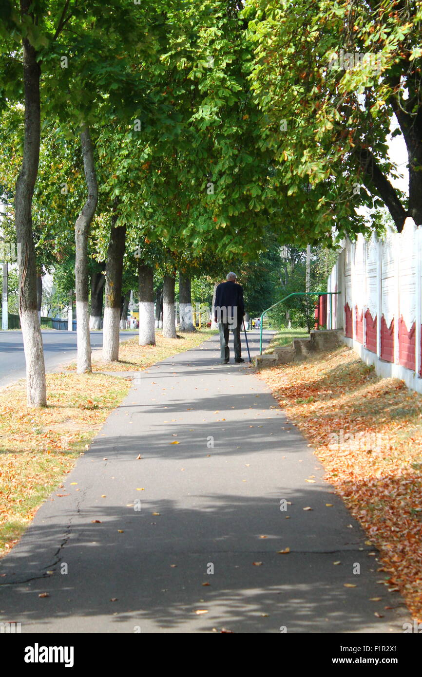 Lonely old man hi-res stock photography and images - Alamy