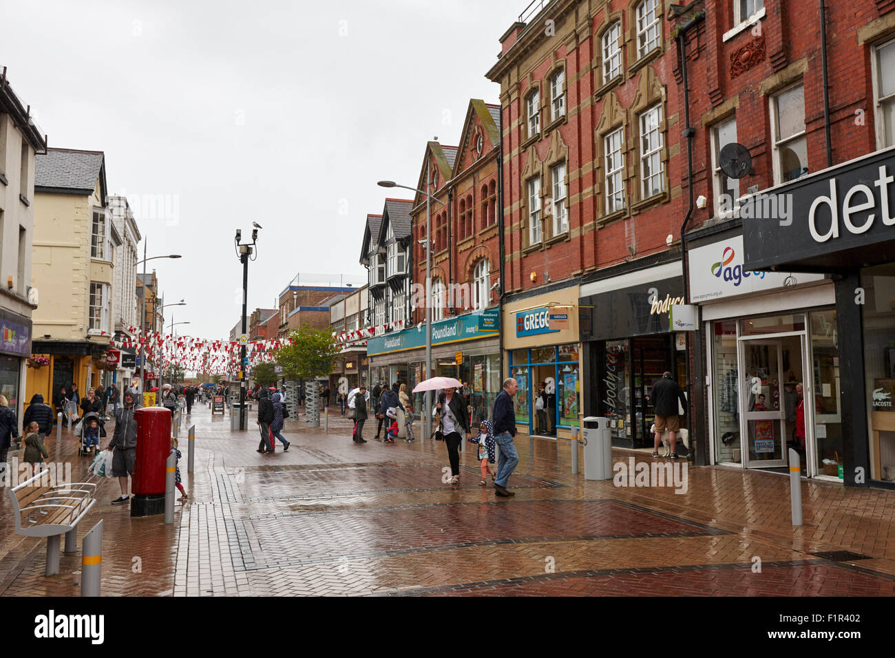 High street rhyl hires stock photography and images Alamy