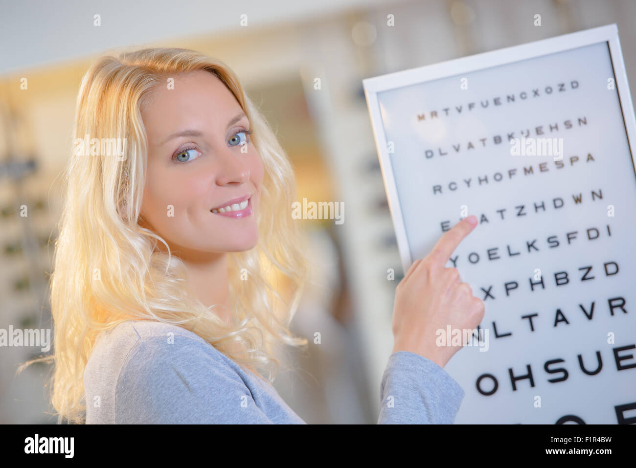 Opticians eye chart hires stock photography and images Alamy