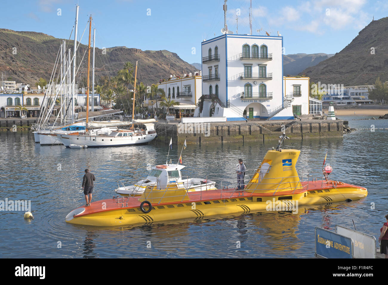 Semi submersible tourist boat, Pueto de Mogan, Gran Canaria, Canary Islands, Spain. Stock Photo