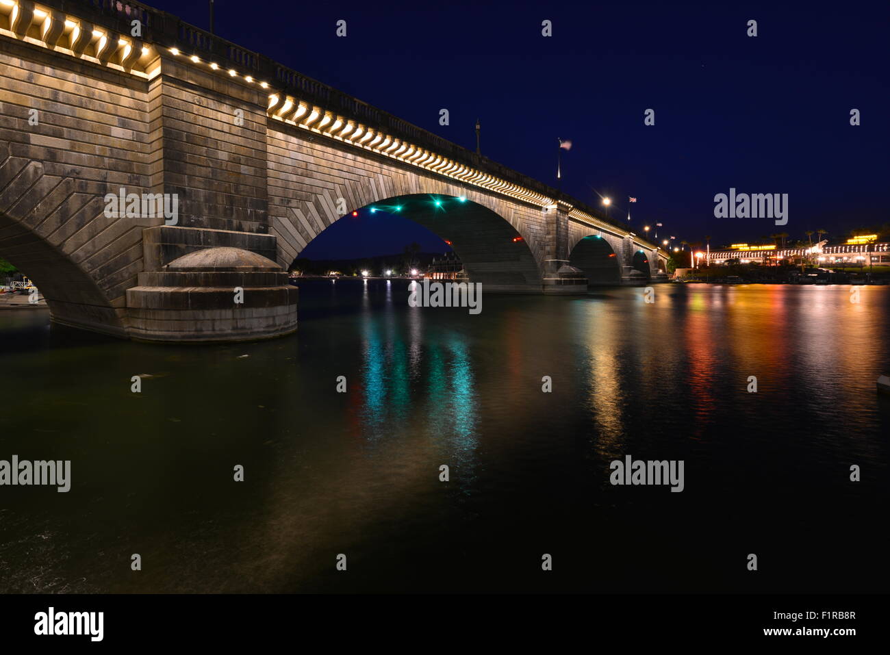 London Bridge At Lake Havasu At On A Late Summers Night In Sept Stock Photo Alamy