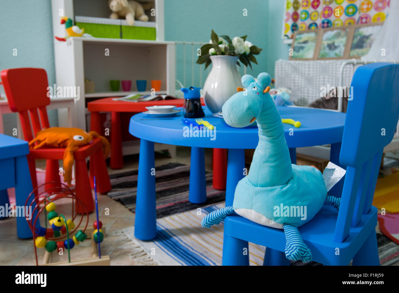 Baby chair empty hires stock photography and images Alamy