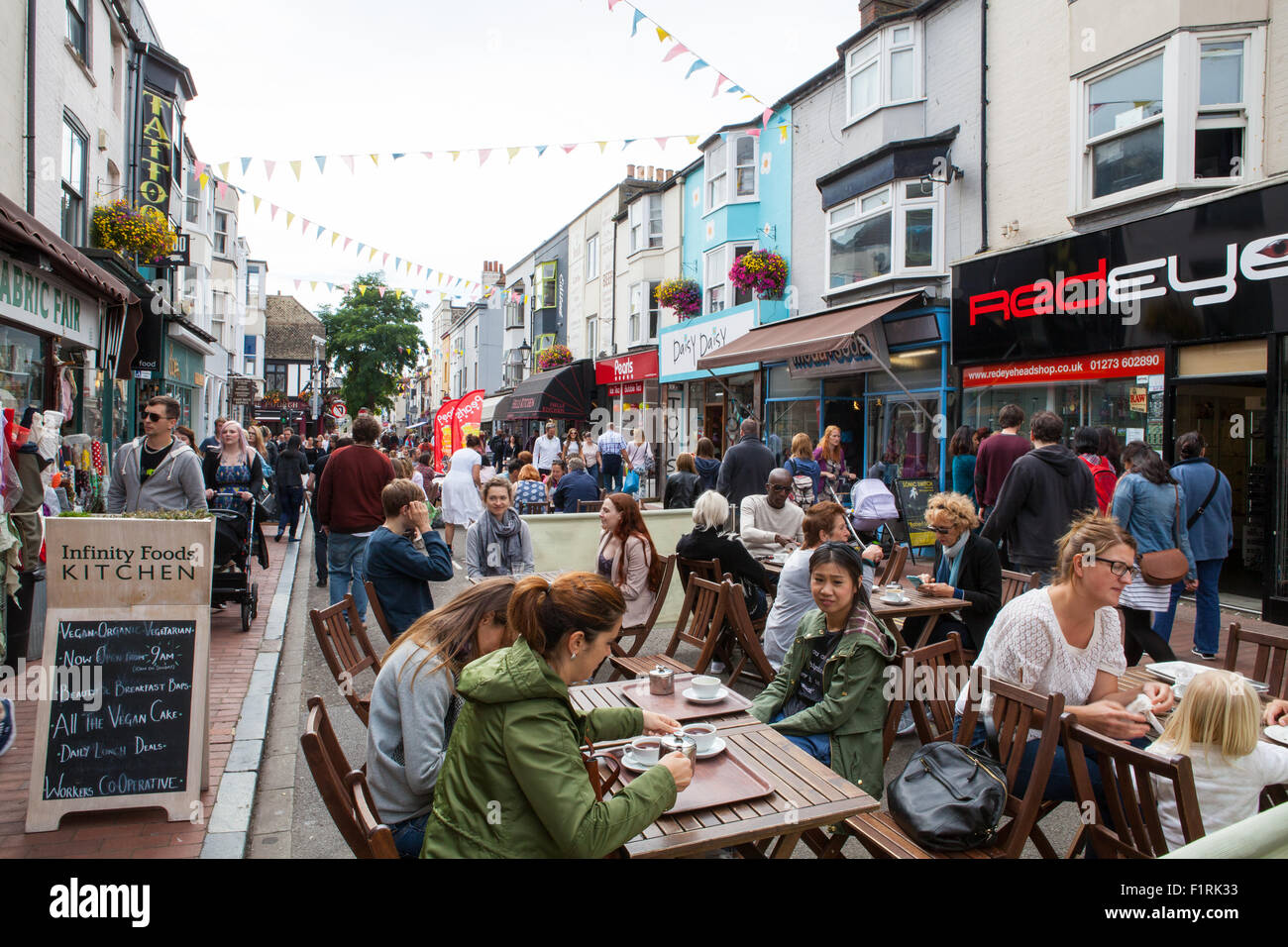 Cafes and shops in Gardner Street in the trendy north laines of Brighton Stock Photo