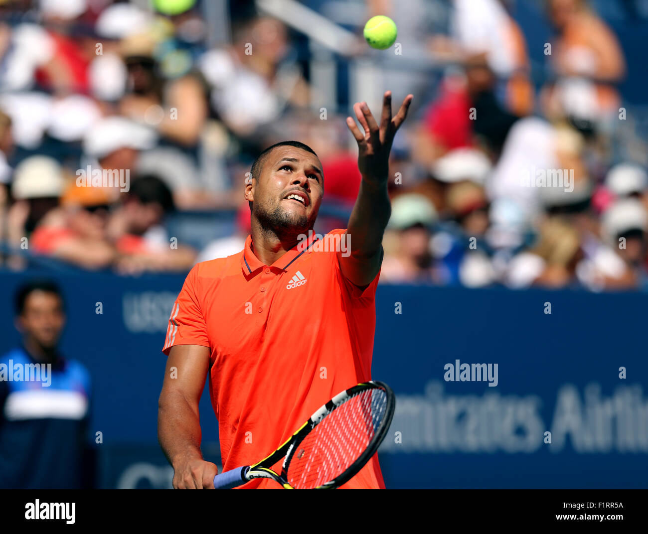 Jo wilfried tsonga forehand hi-res stock photography and images - Alamy