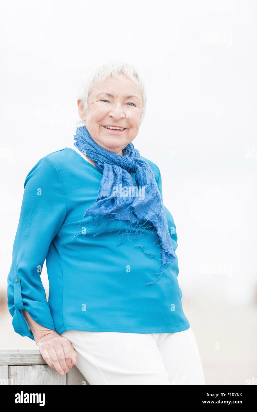 Smililing senior woman with grey hair Stock Photo - Alamy