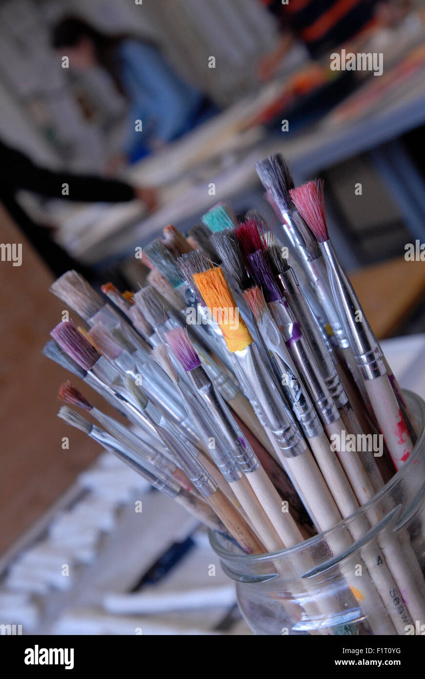School art room paint brushes hi-res stock photography and images - Alamy