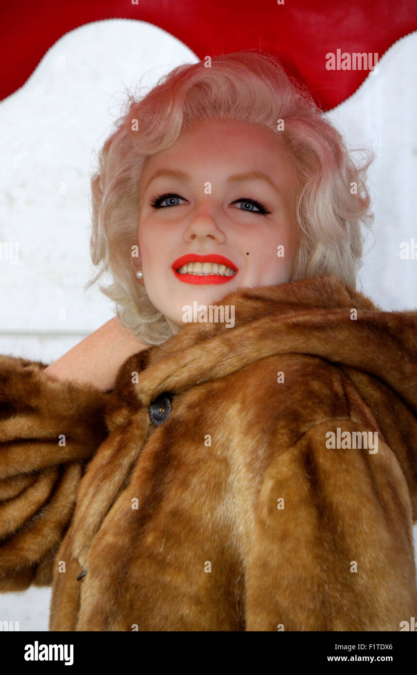 Waxfigur: Marilyn Monroe vor dem Wachsfigurenkabinett 'Madame Tussauds', Dezember 2013, Berlin. Stock Photo