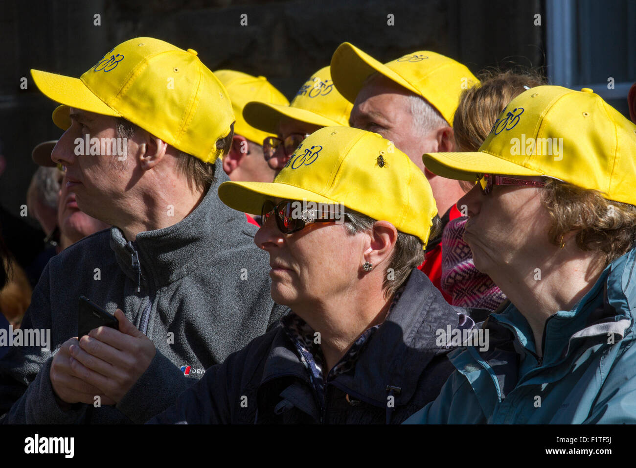 People wearing baseball caps hi-res stock photography and images - Alamy