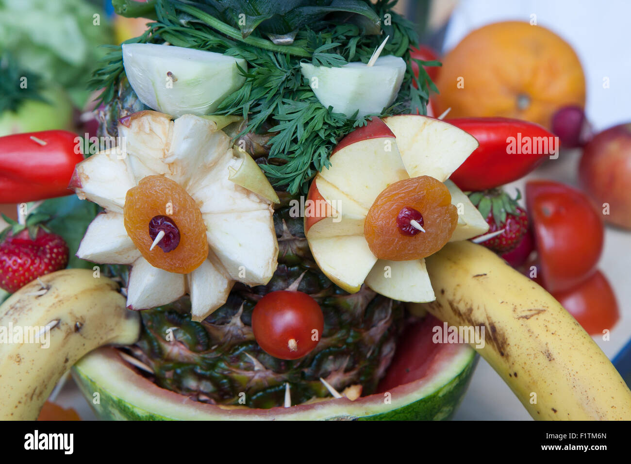 The figures of various animals made from fruits and vegetables Stock Photo - Alamy The figures of various animals made from fruits and vegetables Stock Photo - Alamy