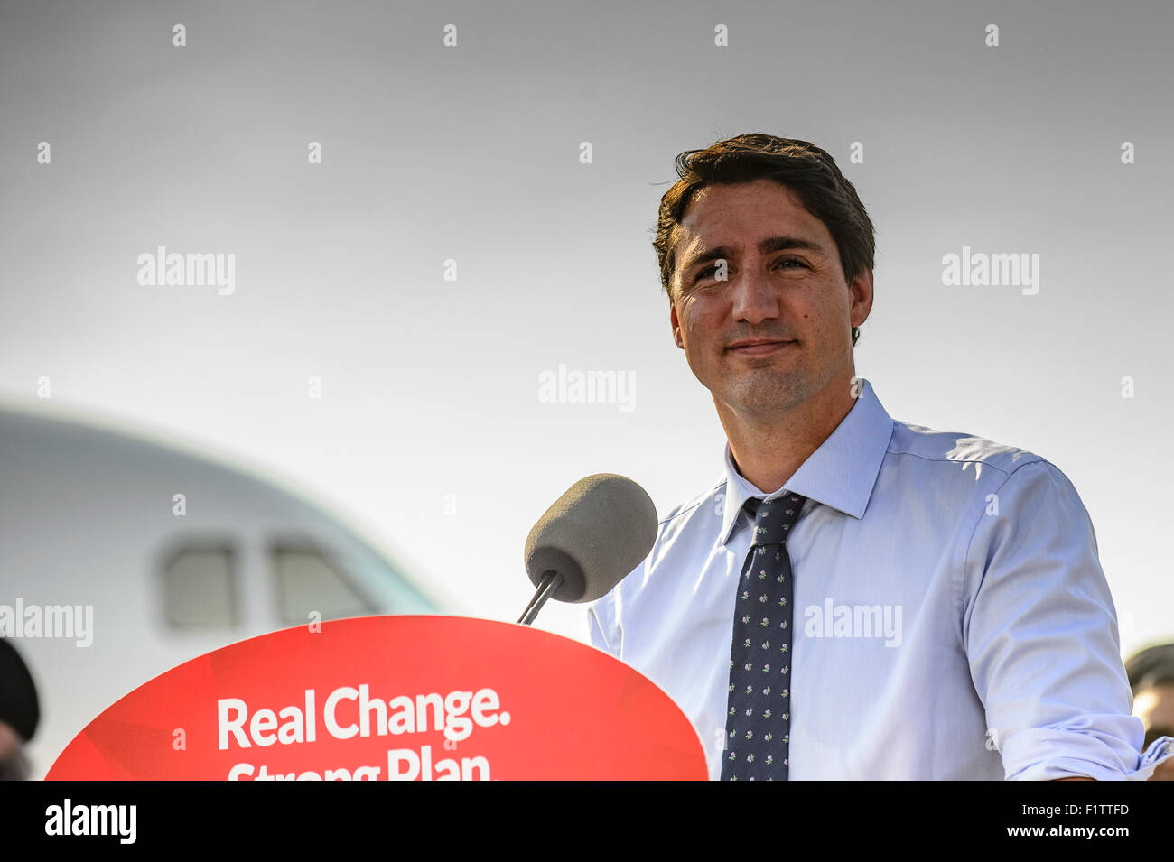 Mississauga, Canada. 07 September, 2015. Liberal leader Justin Trudeau was at Pearson Airport with local candidates and their supporters to unveil the Liberal Party's campaign aircraft. Credit:  Victor Biro/Alamy Live News Stock Photo