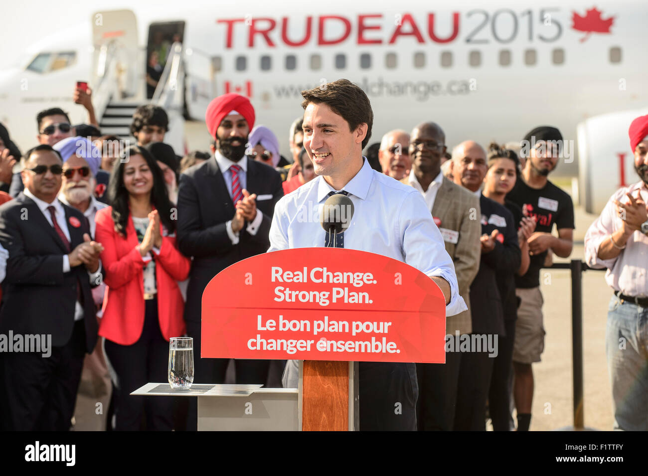 Mississauga, Canada. 07 September, 2015. Liberal leader Justin Trudeau was at Pearson Airport with local candidates and their supporters to unveil the Liberal Party's campaign aircraft. Credit:  Victor Biro/Alamy Live News Stock Photo