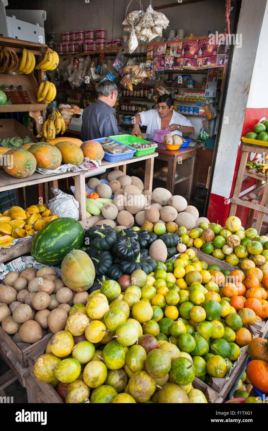 Fruit shop mexico hi-res stock photography and images - Alamy