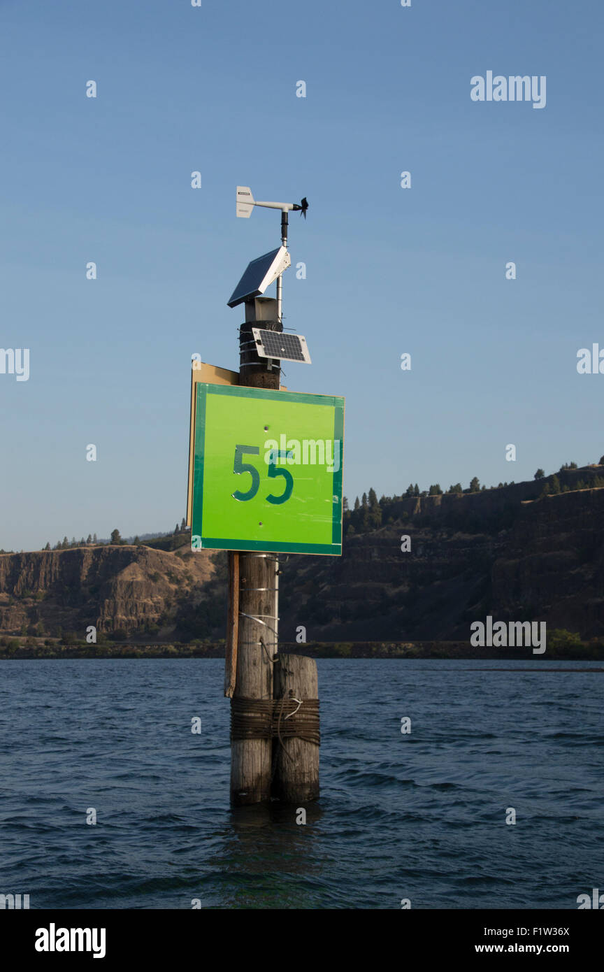 Channel Marker, Chinook salmon fishing on the Columbia River near The Dalles, Oregon. Stock Photo