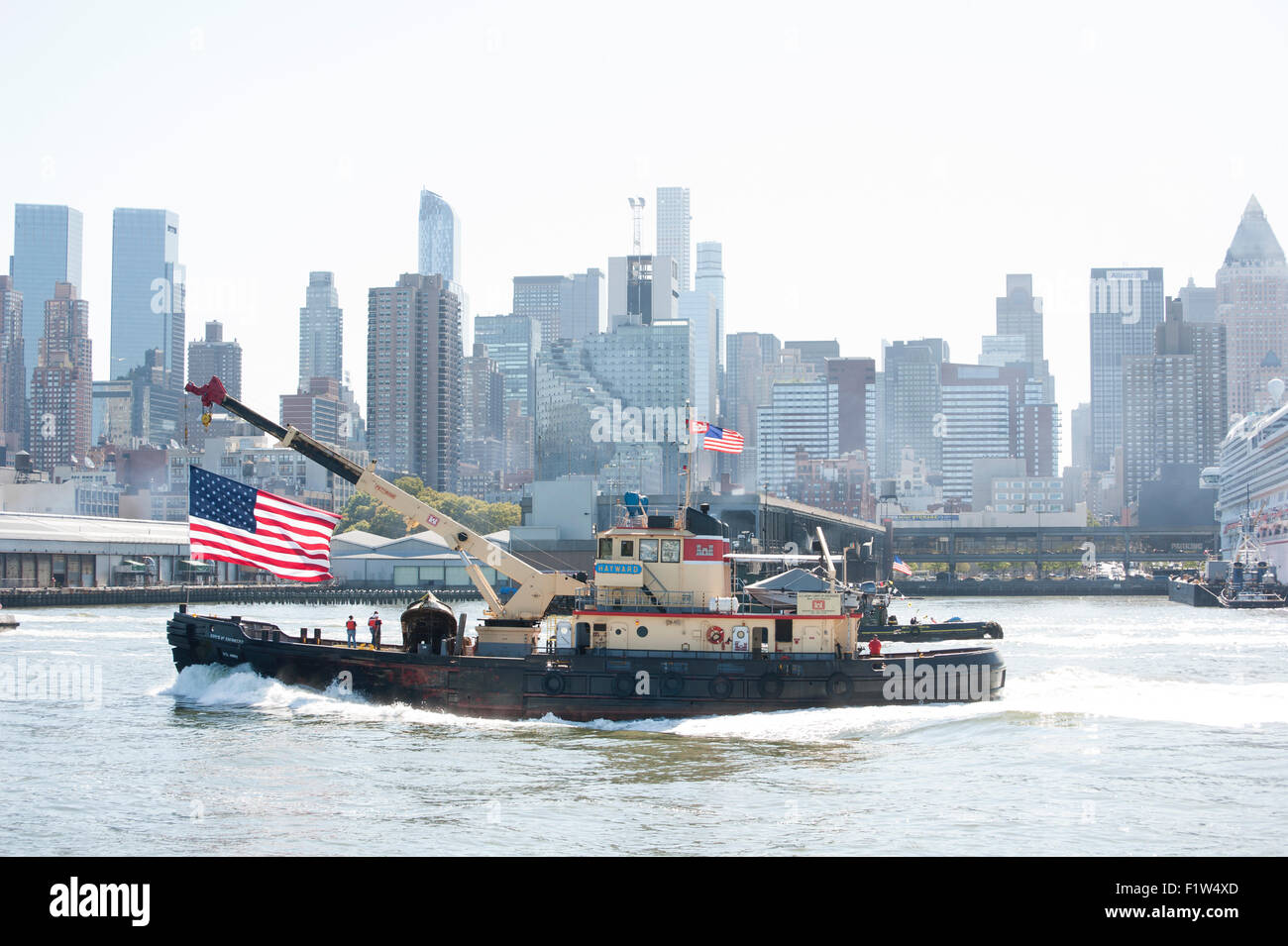 The Hayward, a drift collector belonging to the U.S. Army Corps of Engineers, on the Hudson River near midtown Manhattan. Stock Photo