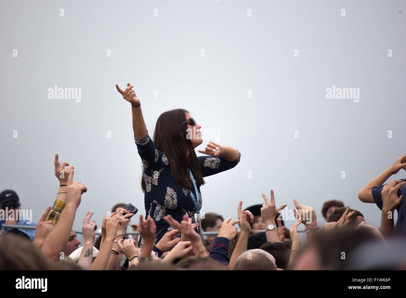 Gig crowd women hi-res stock photography and images - Alamy