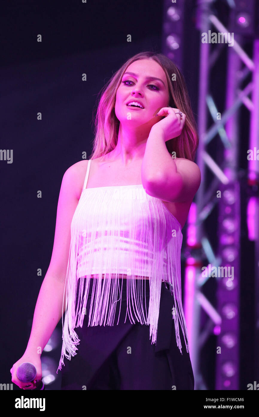 Perrie Edwards Stock Photos Perrie Edwards Stock Images Alamy