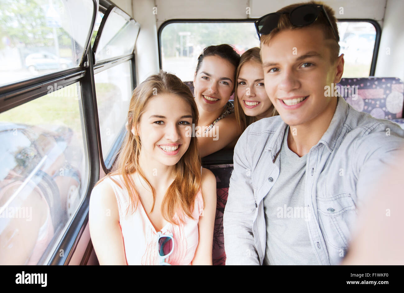 Teenagers bus hi-res stock photography and images - Alamy