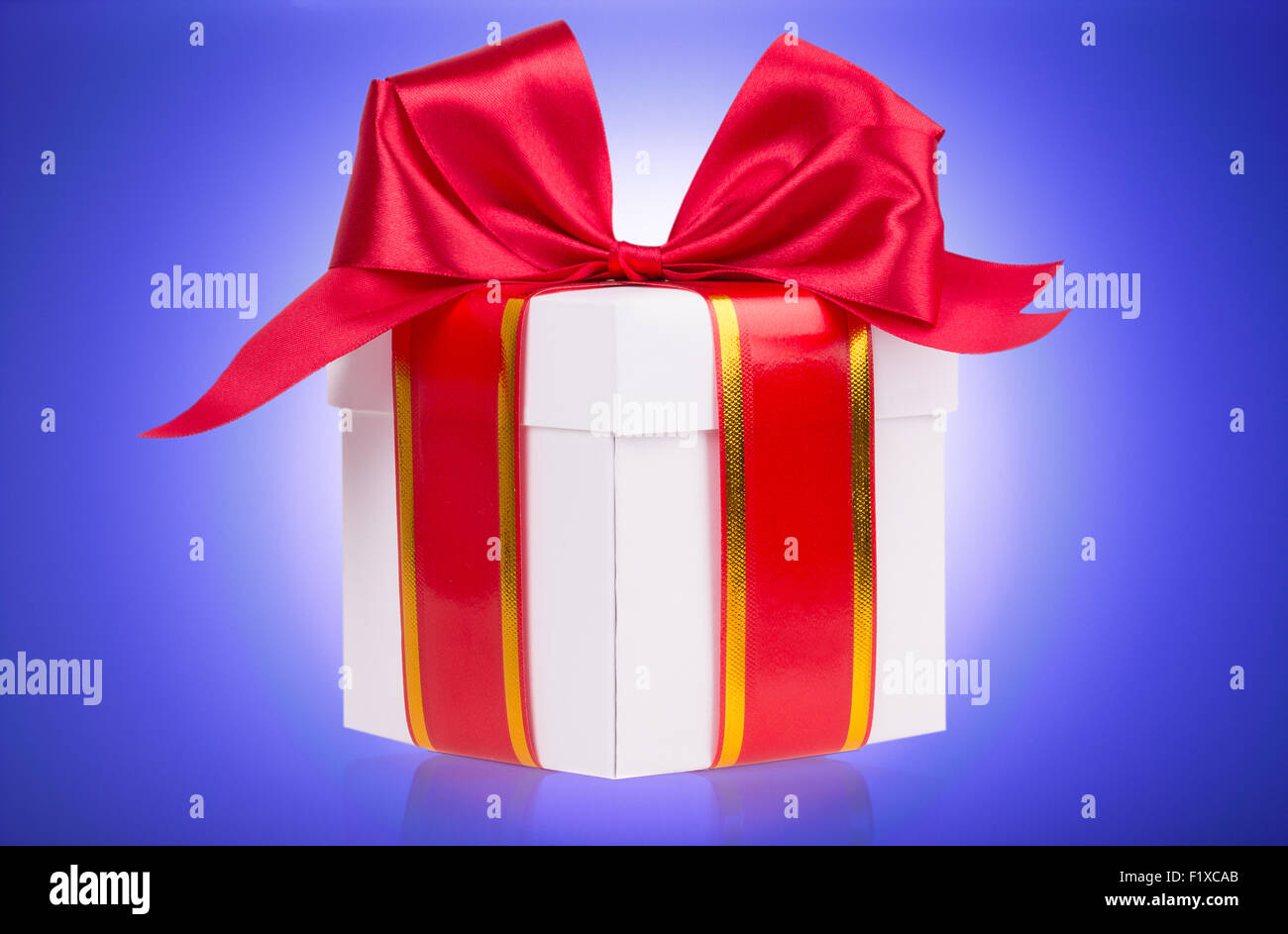 Bow gifts hi-res stock photography and images - Page 2 - Alamy