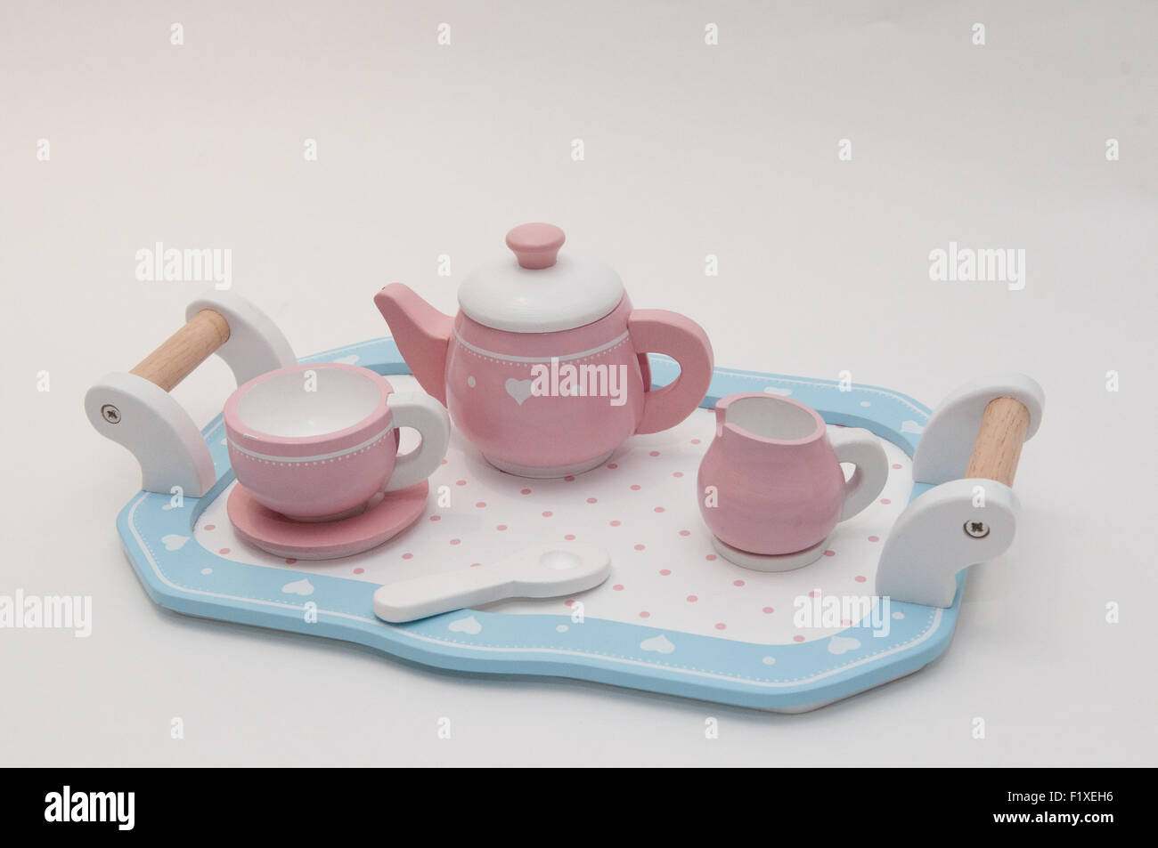 childrens tea cups and saucers