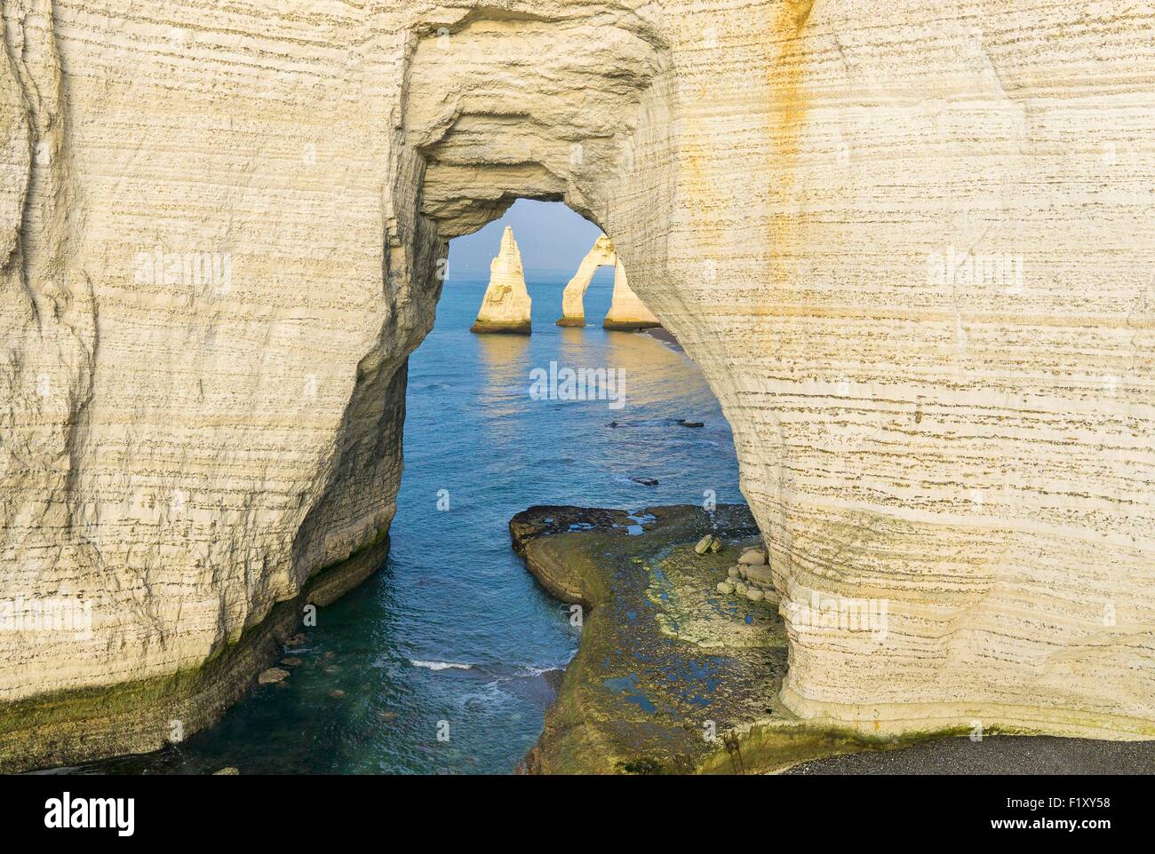 The needle of etretat hi-res stock photography and images - Alamy