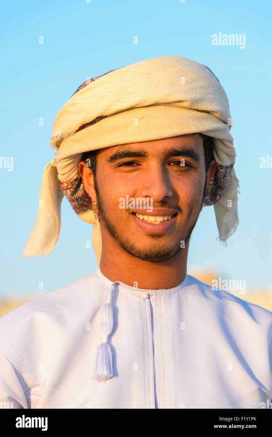 Omani boys hi-res stock photography and images - Alamy
