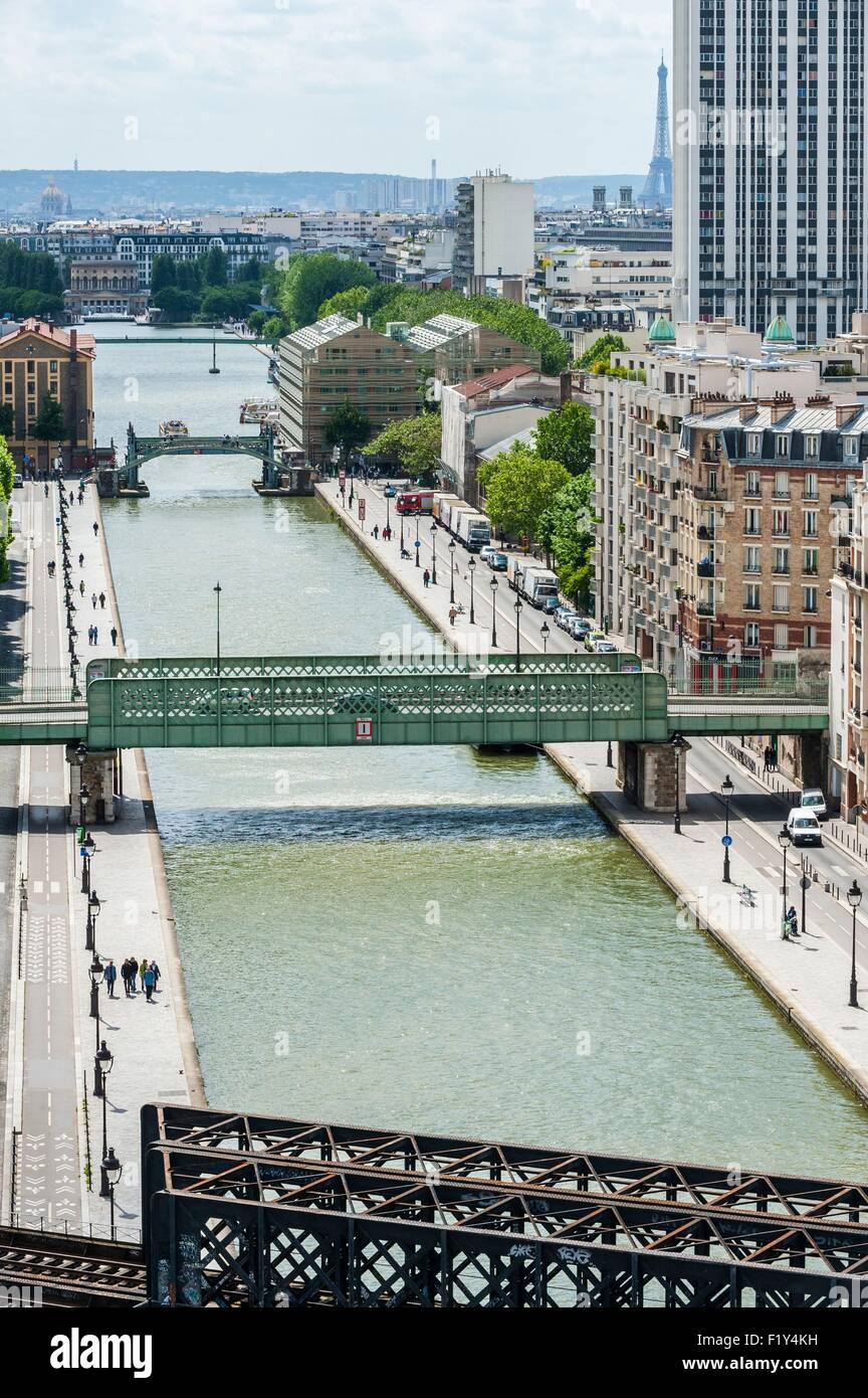 France, Paris, Ourcq Canal, dockside left of the Marne, right dock Oise