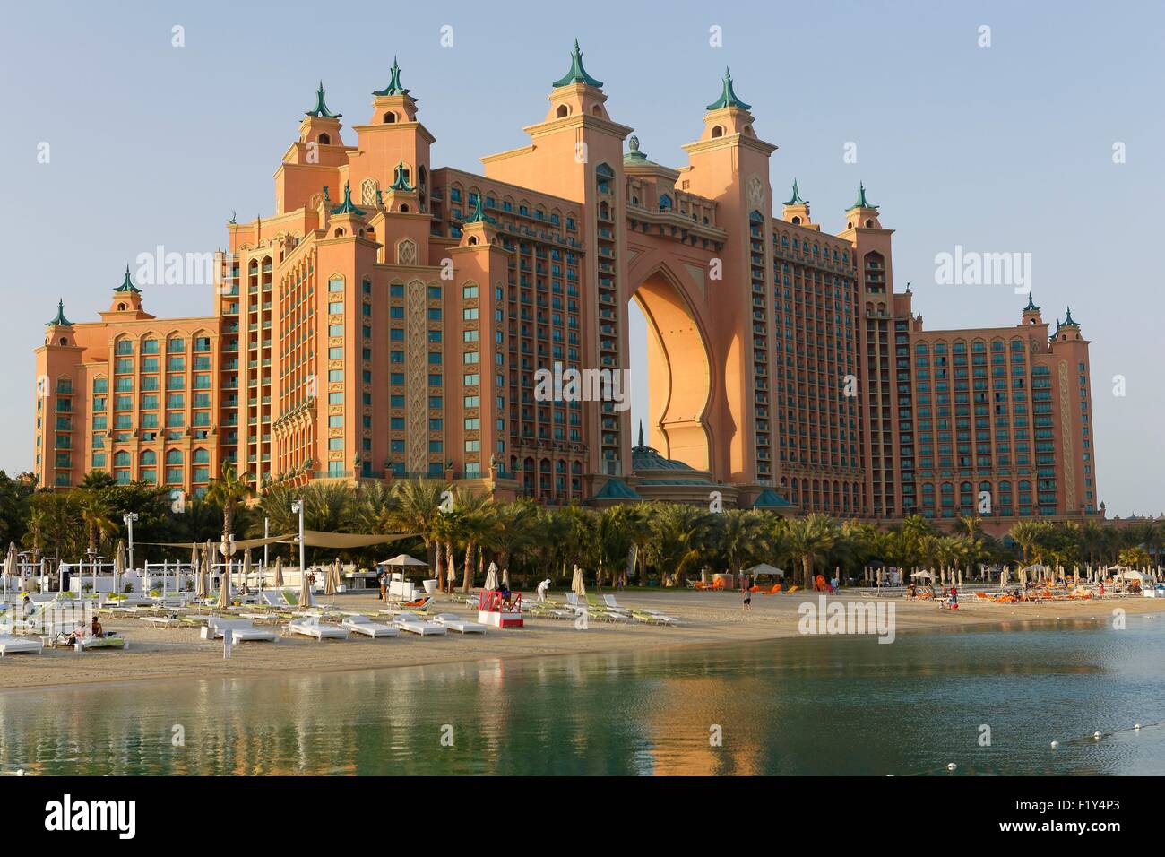 Dubai palm jumeirah hi-res stock photography and images - Alamy
