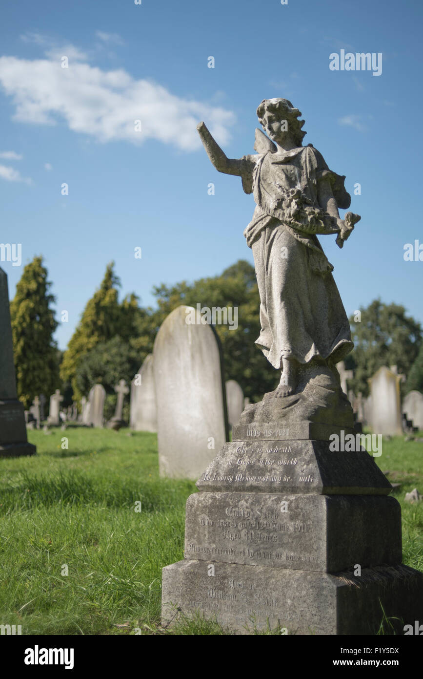 Angel headstone in Kingston Cemetery, Kingston-upon-Thames Stock Photo