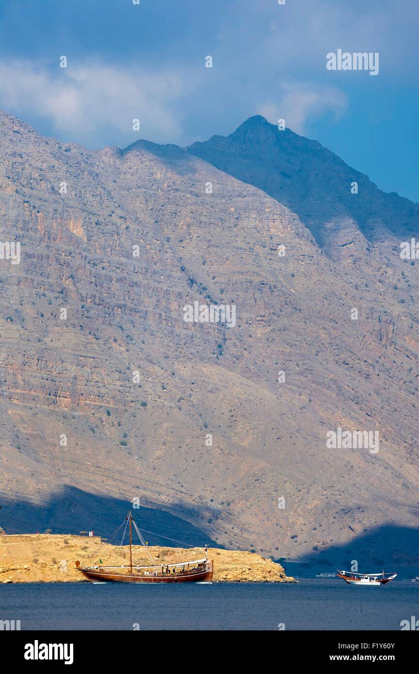 Musandam fjords hi-res stock photography and images - Alamy