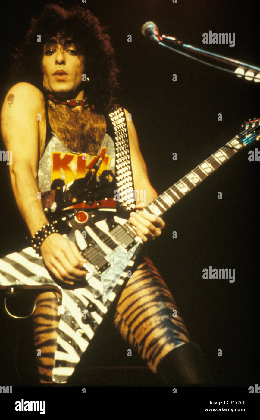 https://c8.alamy.com/comp/F1Y76T/kiss-us-rock-group-with-paul-stanley-in-1983-photo-jeffrey-mayer-F1Y76T.jpg