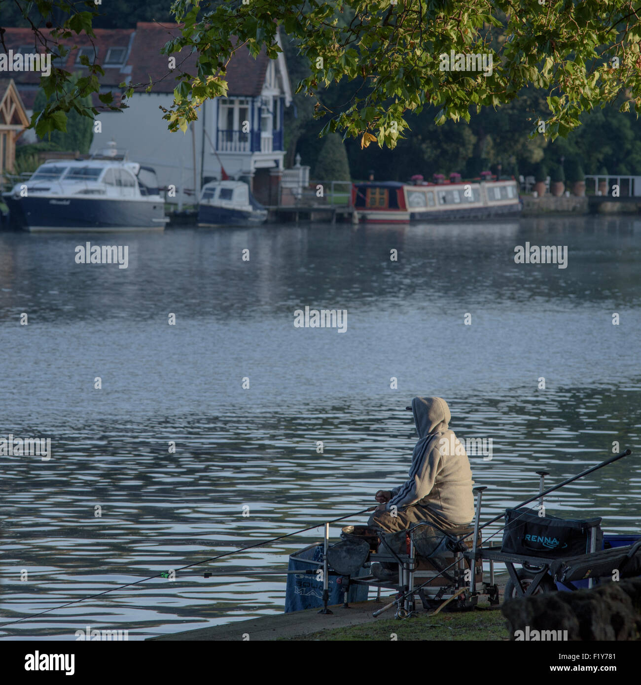 Fishing umbrella and rain hi-res stock photography and images - Alamy