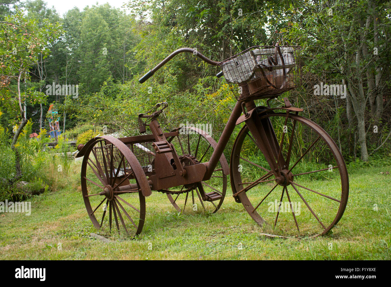 Antique tricycle hi res stock photography and images Alamy