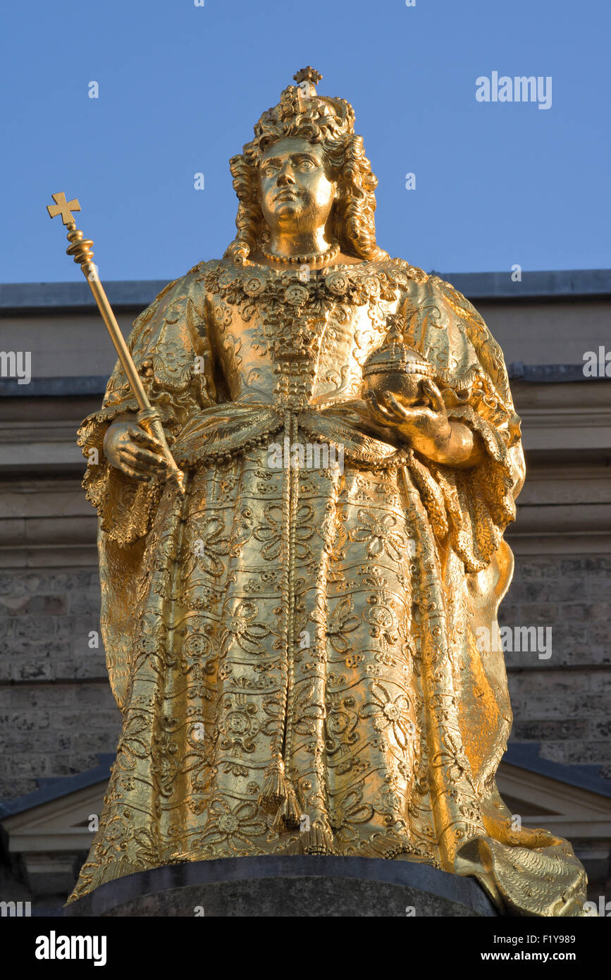 Gilded statue of Queen Victoria in KingstonuponThames marketplace