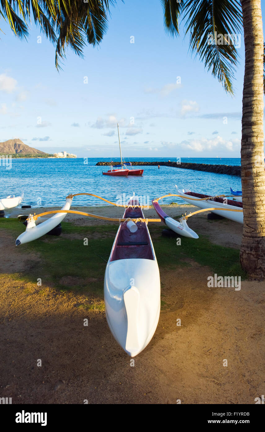 Outrigger canoe on Kahanamoku Beach in Waikiki, Hawaii Stock Photo Alamy