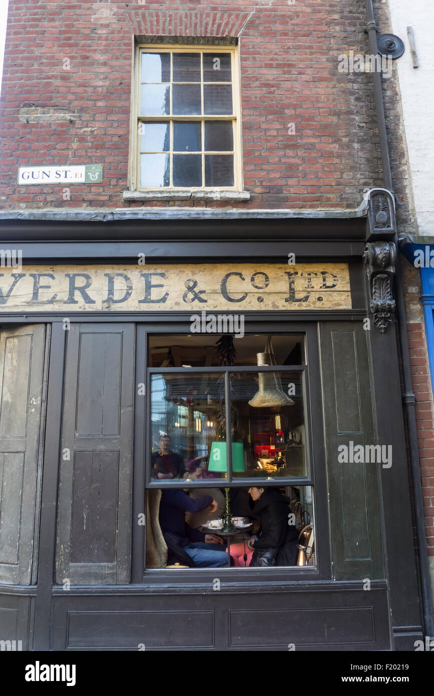 Spitalfields, London. Verde & Co Ltd shop and cafe in a traditional Georgian shop in the Artillery Passage Conservation Area Stock Photo