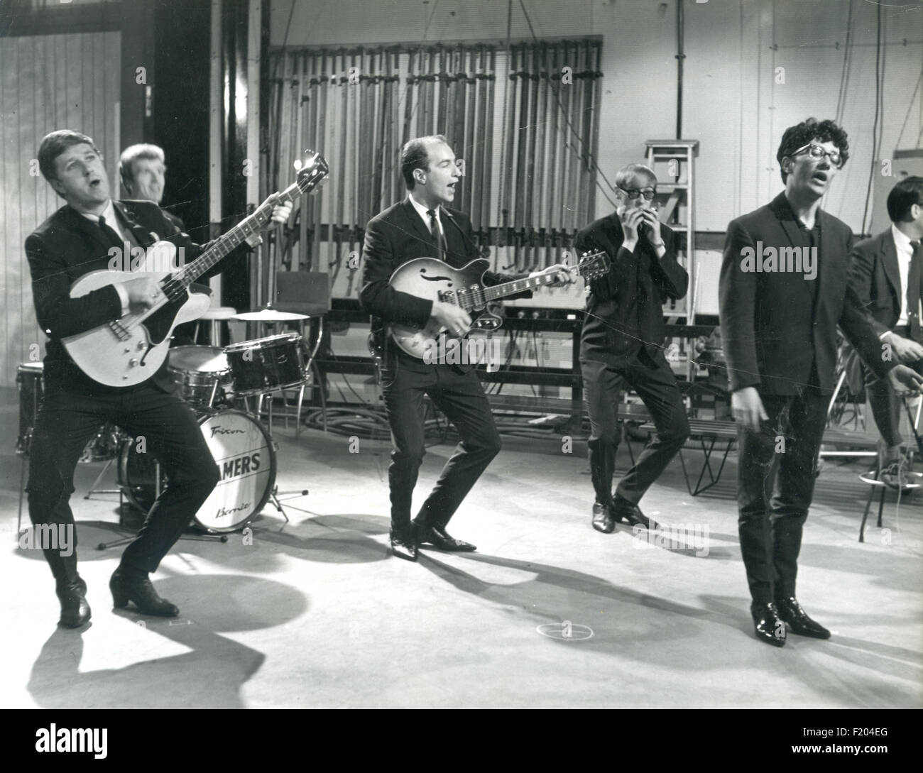 FREDDIE AND THE DREAMERS UK pop group on Ready,Steady,Go in 1963. Photo ...