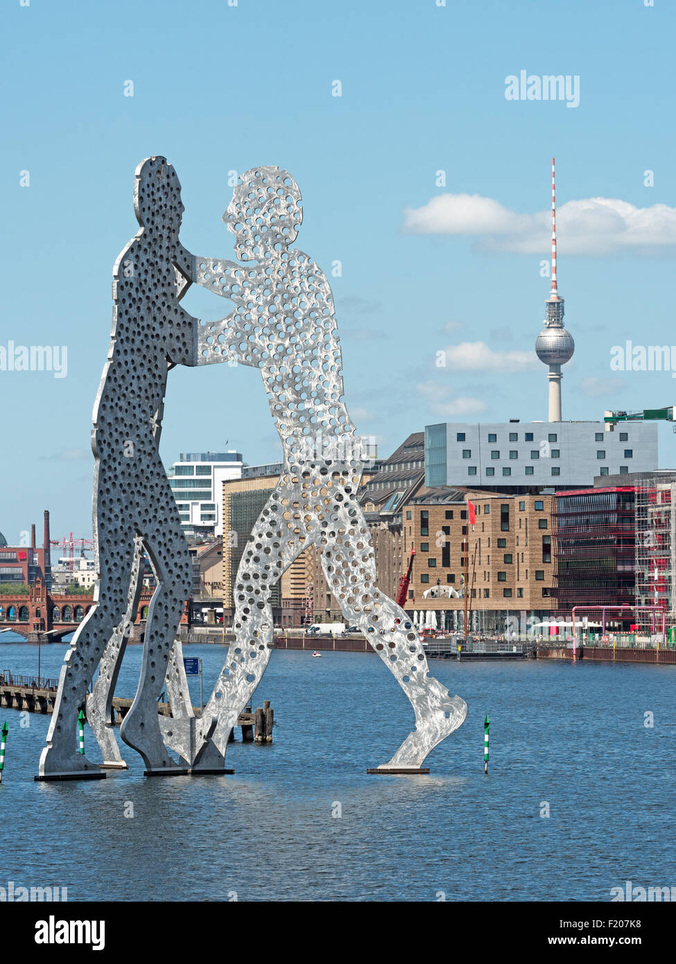 Skulptur Melecul men in Berlin Stock Photo