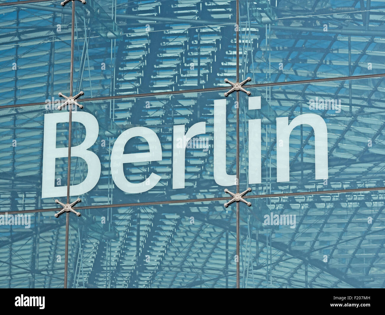 Schriftzug Berlin am Hauptbahnhof Stock Photo